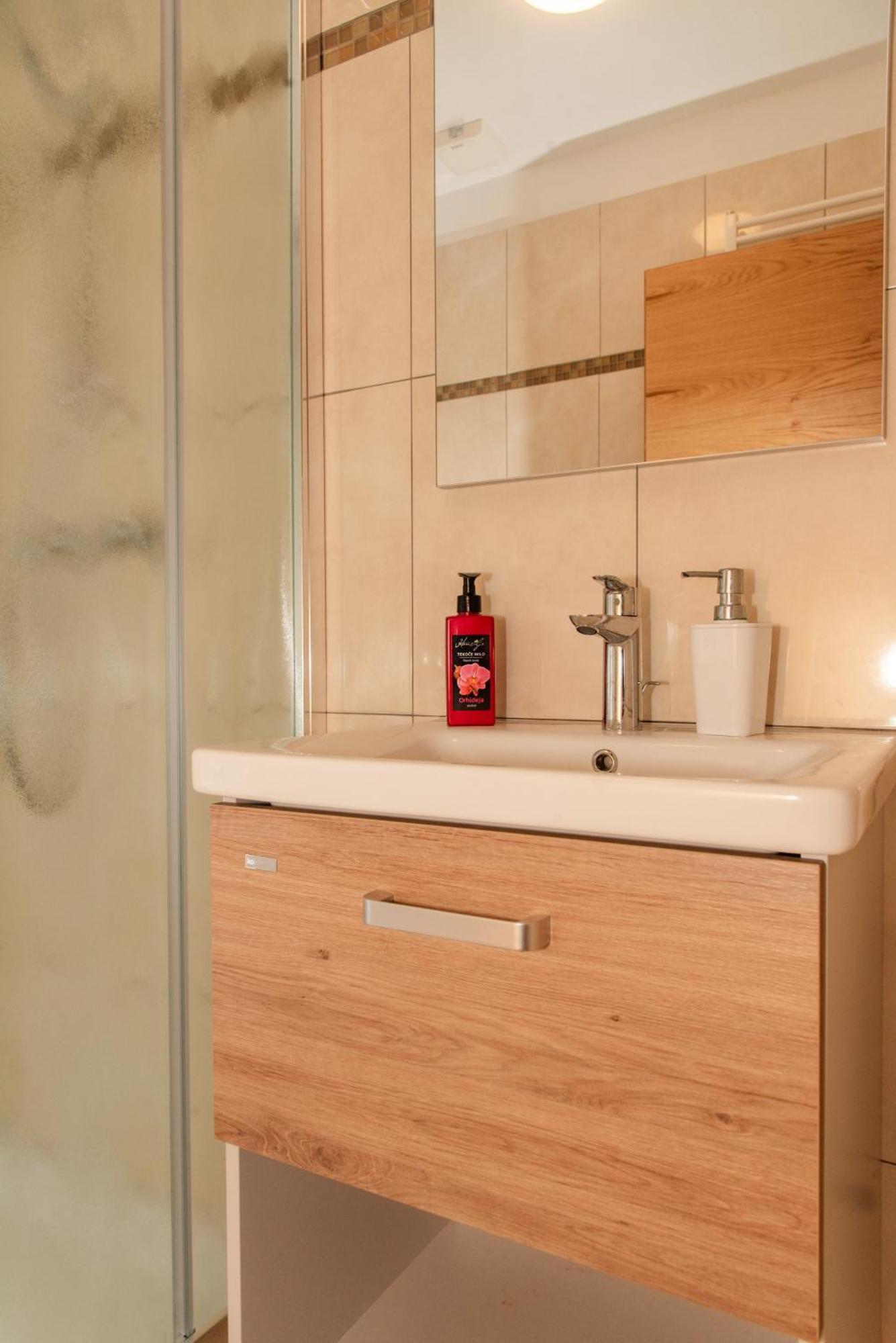 Apartmaji Tinta Kanal Екстериор снимка